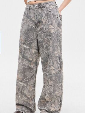 Urban Outfitters Gray and Tan Marble-Print Wide Leg Jeans